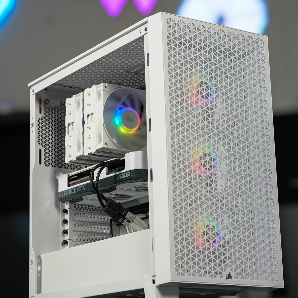White Gaming Pc (Intel i7-14th Gen - RTX 4070 SUPER - 2TB SSD - 32GB RAM DDR5- Win 11 Pro - Keyboard Mouse)
